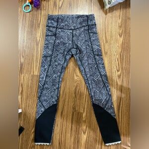 Lululemon leggings size 4